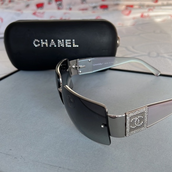 clip on sunglasses chanel